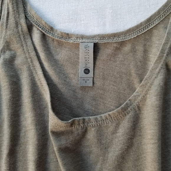 SOLD already just doesn't show it and I can't delete it for some reason. - Picture 3 of 12